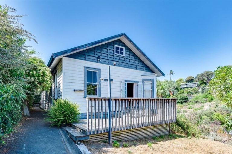 Photo of property in 40 Faraday Street, Hospital Hill, Napier, 4110