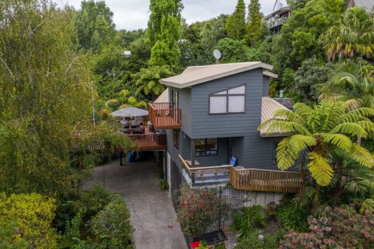 Photo of property in 82 Tauroa Road, Havelock North, 4130