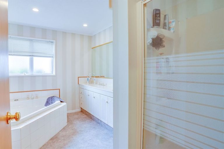 Photo of property in 2 Thoresby Mews, Avonhead, Christchurch, 8042