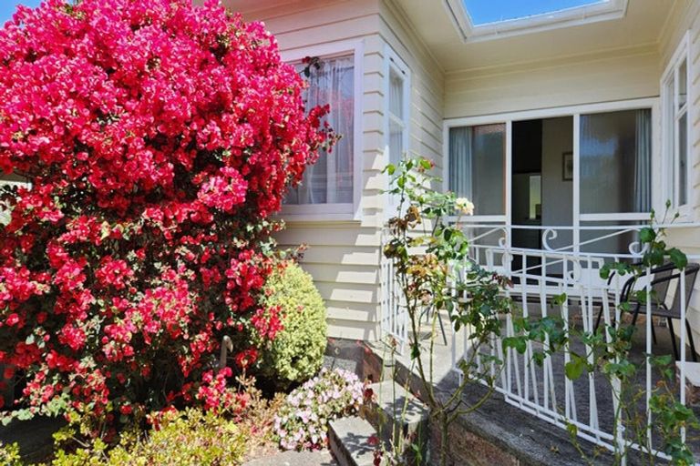 Photo of property in 31 Woodmancote Road, Khandallah, Wellington, 6035