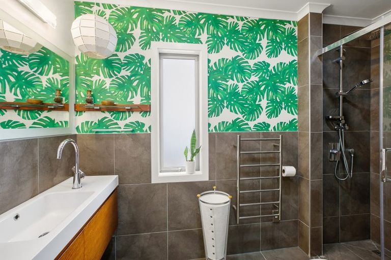 Photo of property in 142a Heta Road, Highlands Park, New Plymouth, 4312