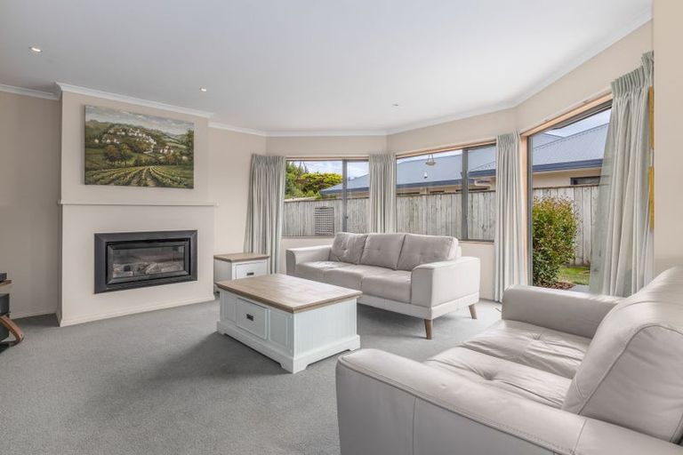 Photo of property in 22 Lorna Irene Drive, Raumati South, Paraparaumu, 5032