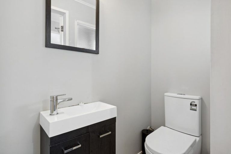 Photo of property in 18 Brightwater Crescent, Totara Park, Upper Hutt, 5018