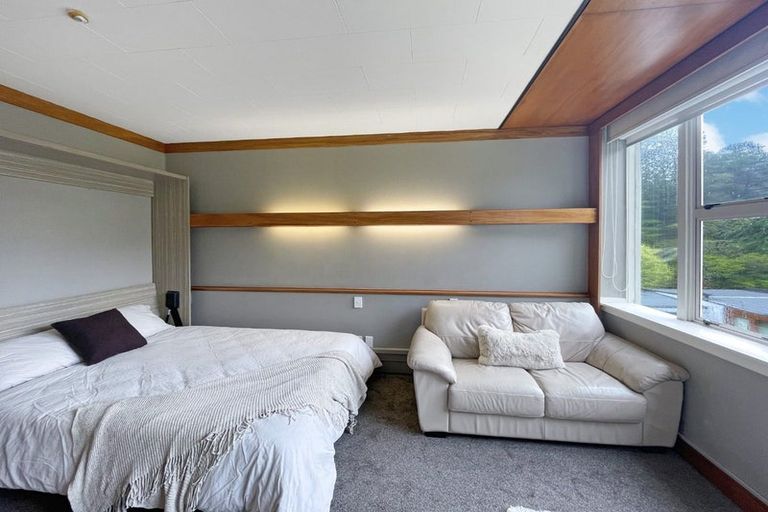 Photo of property in Sharella Living, 20 Glenmore Street, Thorndon, Wellington, 6011