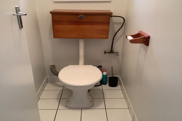 Photo of property in 18 Avonhead Road, Avonhead, Christchurch, 8042