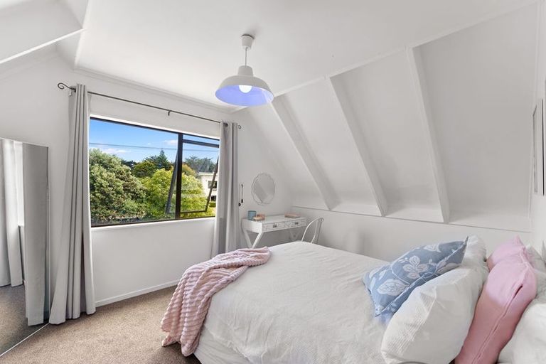 Photo of property in 16 Ngapaki Street, Waikanae Beach, Waikanae, 5036