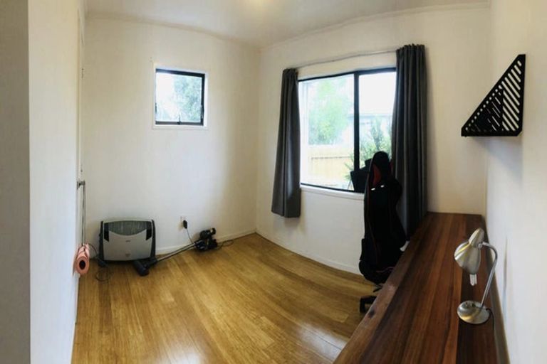 Photo of property in 8 Fortunes Road, Half Moon Bay, Auckland, 2012