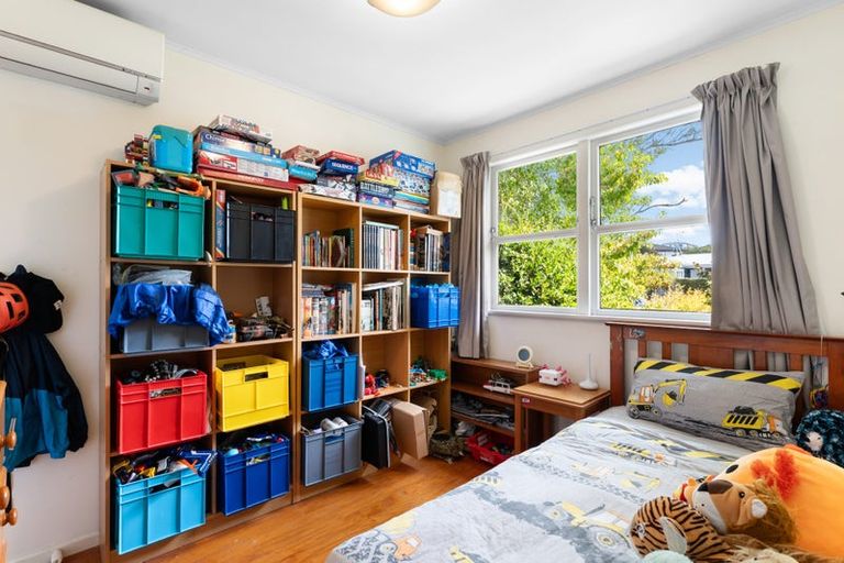 Photo of property in 7 Bayside Avenue, Te Atatu Peninsula, Auckland, 0610