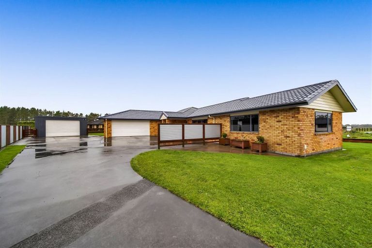 Photo of property in 121 Mercade Close, Stratford, 4332