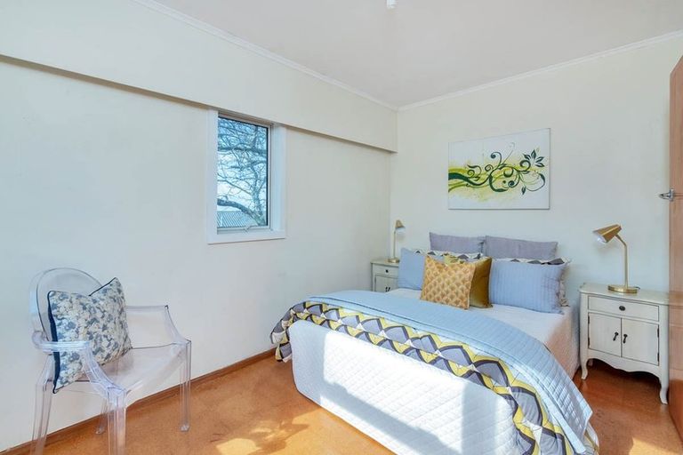 Photo of property in 14 Camelot Place, Glenfield, Auckland, 0629