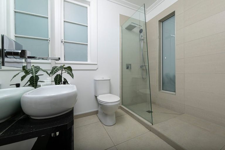 Photo of property in 9 Pine Avenue, Henderson, Auckland, 0612