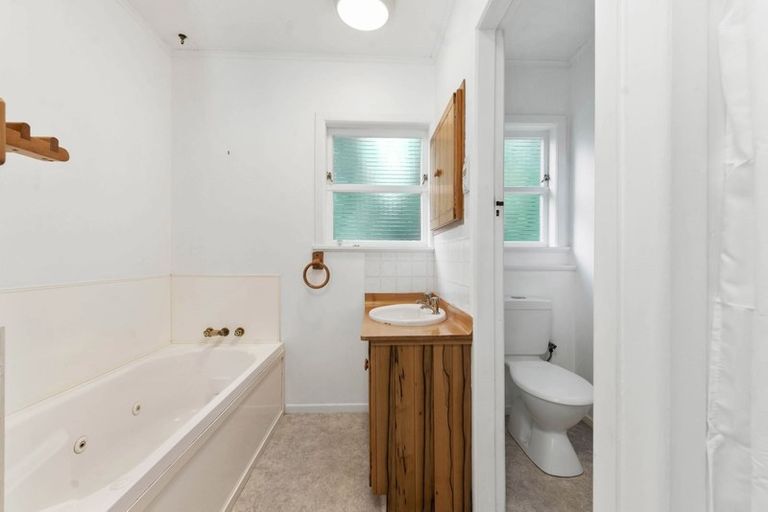 Photo of property in 8 Louis Place, Hillcrest, Rotorua, 3015