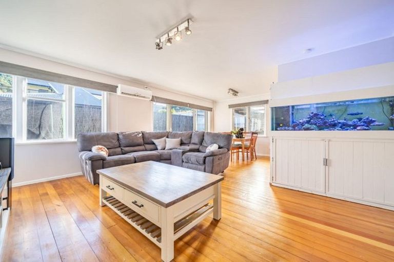 Photo of property in 4 Waimarama Grove, Birchville, Upper Hutt, 5018