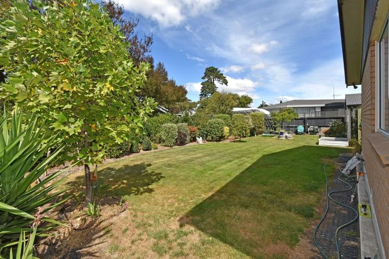 Photo of property in 16 Leonie Place, Aranui, Christchurch, 8061