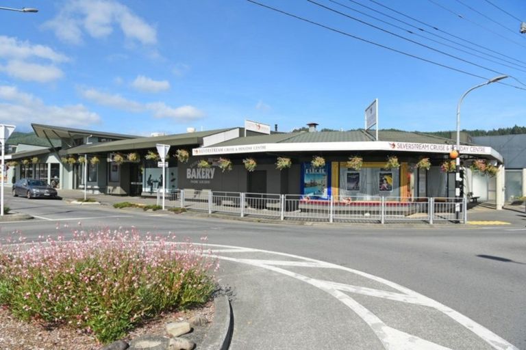 Photo of property in 25a Deller Grove, Silverstream, Upper Hutt, 5019