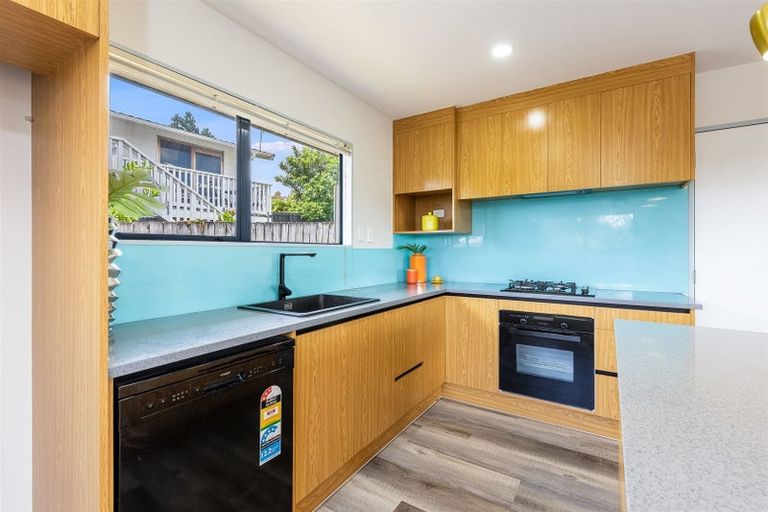 Photo of property in 5 Parrs Cross Road, Henderson, Auckland, 0612