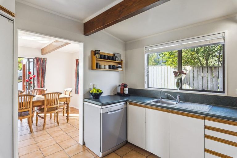 Photo of property in 77 Aorangi Road, Paraparaumu, 5032