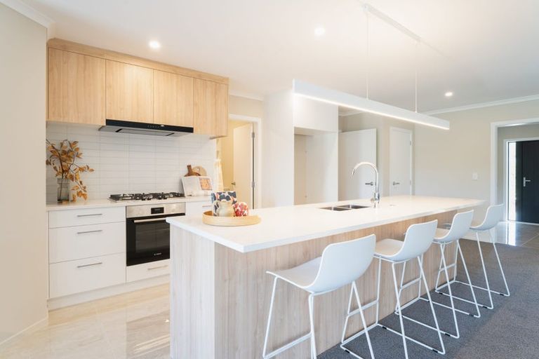 Photo of property in 62 Farnworth Terrace, Glenside, Wellington, 6037