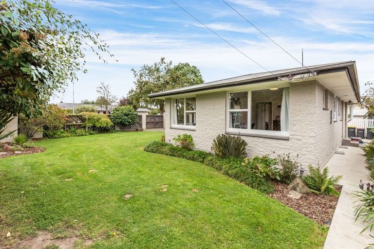 Photo of property in 220 Grimseys Road, Redwood, Christchurch, 8051