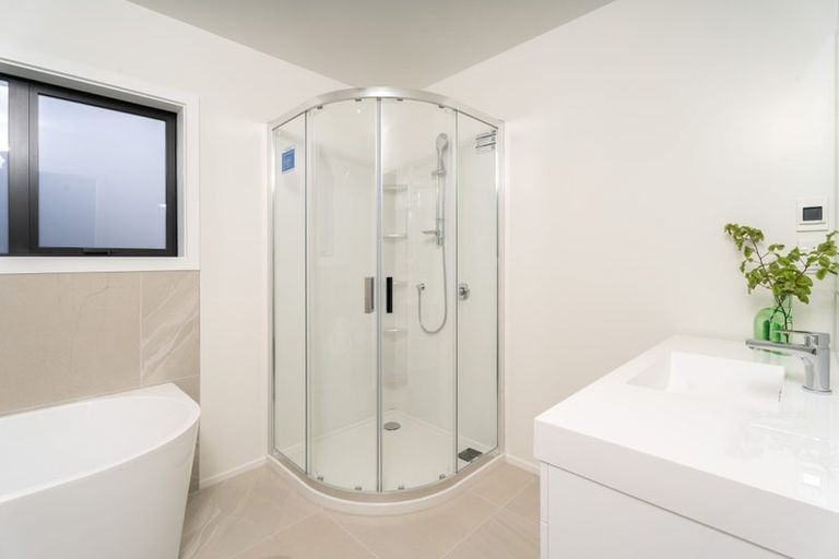 Photo of property in 50 Farnworth Terrace, Glenside, Wellington, 6037