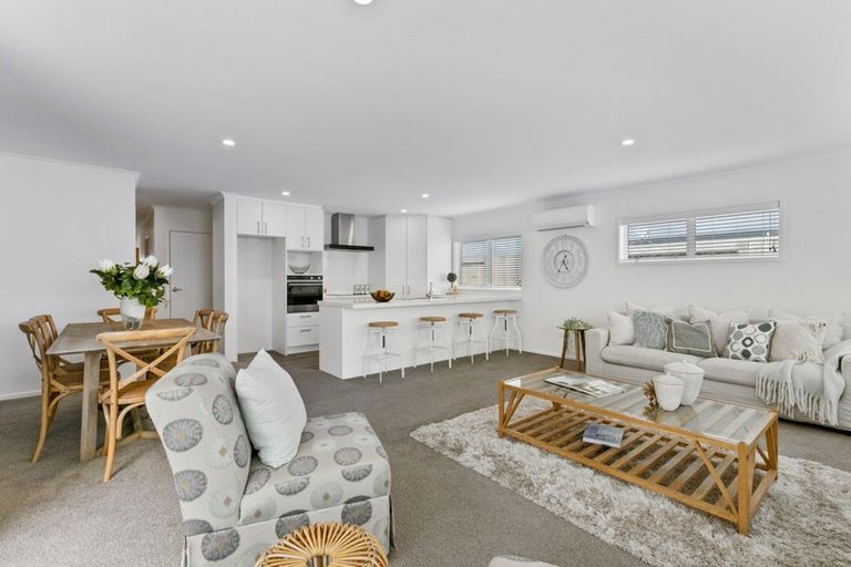 Photo of property in 10 Awatira Drive, Papamoa Beach, Papamoa, 3118