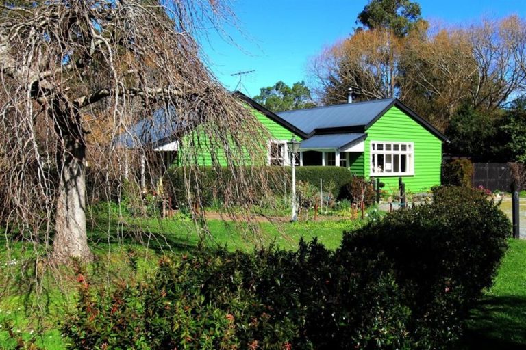 Photo of property in 6676 Christchurch Akaroa Road, Takamatua, Akaroa, 7581