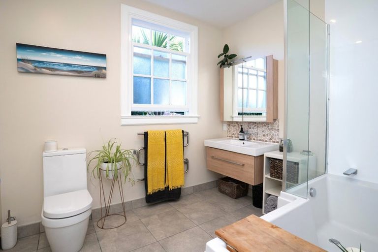 Photo of property in 40 Major Hornbrook Road, Mount Pleasant, Christchurch, 8081