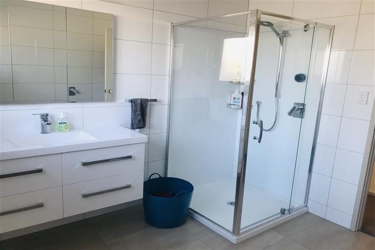 Photo of property in 65 John Downs Drive, Browns Bay, Auckland, 0630