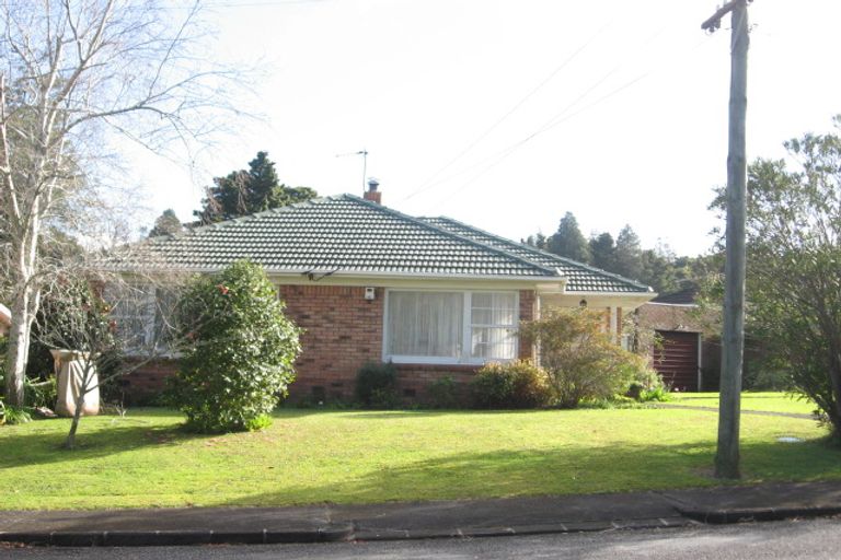 Photo of property in 30 Kelvyn Grove, Hillpark, Auckland, 2102