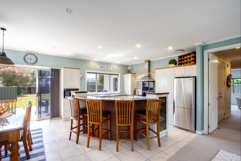 Photo of property in 19 Fairview Place, Havelock North, 4130