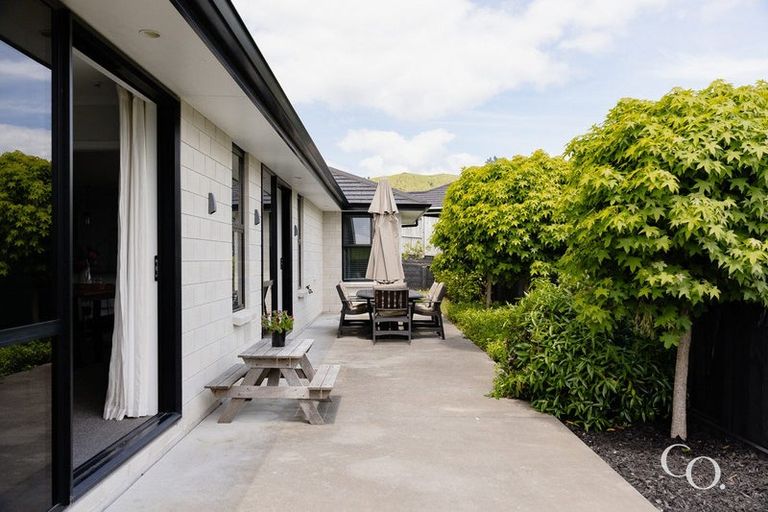 Photo of property in 15 Ballintoy Park Drive, Welcome Bay, Tauranga, 3175