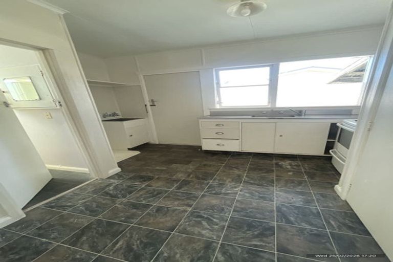 Photo of property in 1/11 Worcester Street, West End, Palmerston North, 4410
