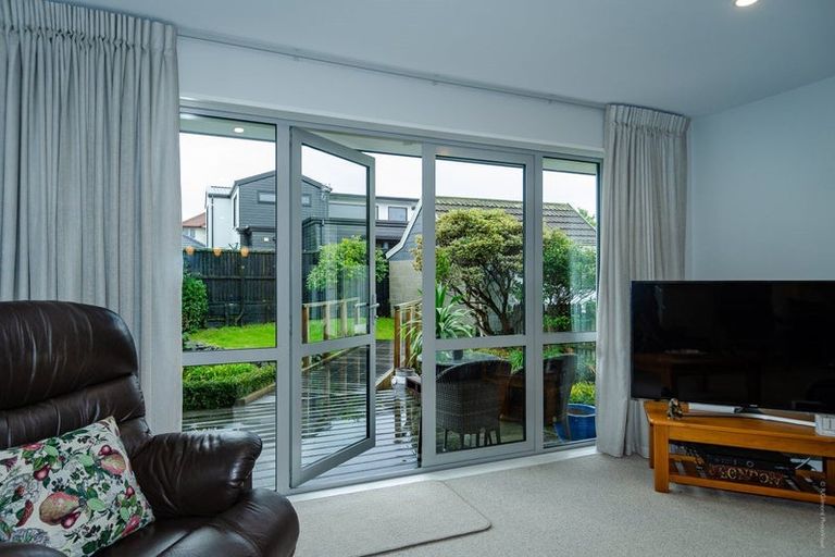 Photo of property in 2/15 Taylors Avenue, Bryndwr, Christchurch, 8052
