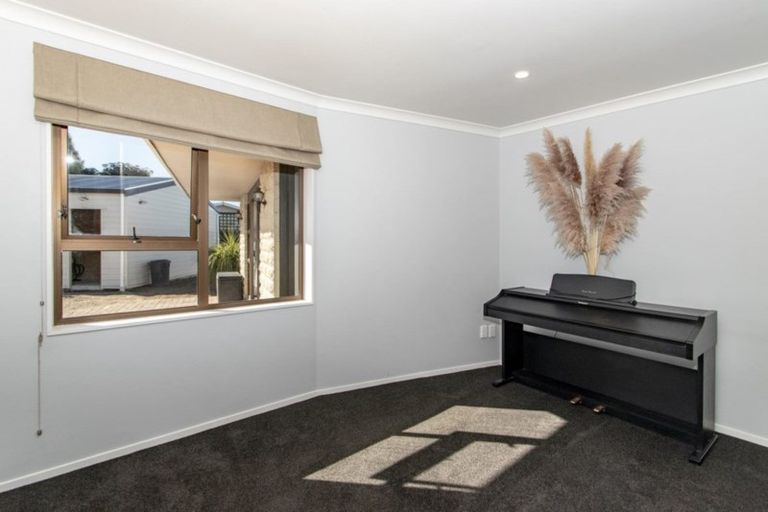 Photo of property in 9 Gilmour Place, Taradale, Napier, 4112