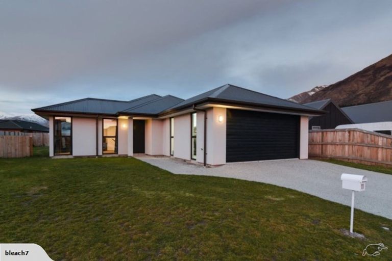 Photo of property in 11 Myles Way, Lower Shotover, Queenstown, 9304