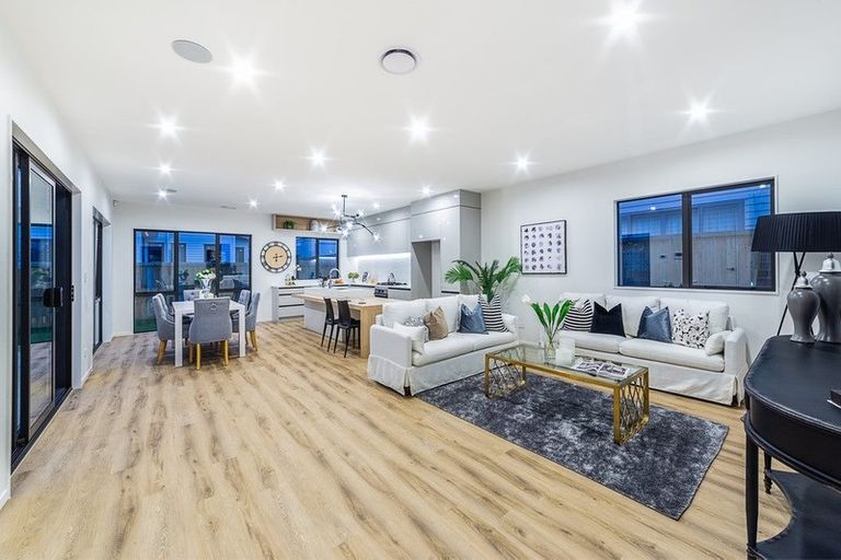 Photo of property in 15 Kearns Drive, Hobsonville, Auckland, 0616