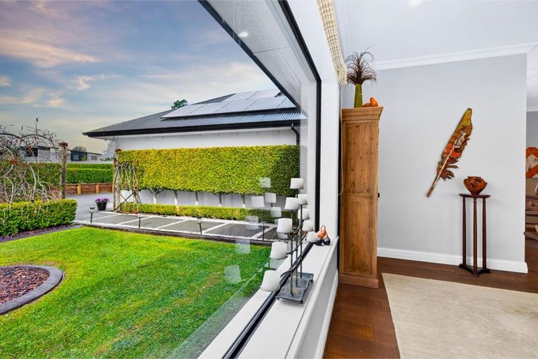 Photo of property in 80 Station Road, Kumeu, 0891