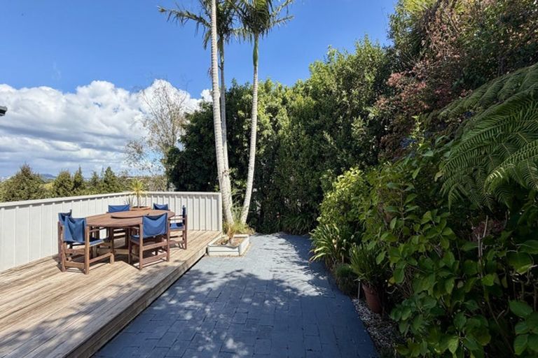 Photo of property in 52 Balmain Road, Chatswood, Auckland, 0626