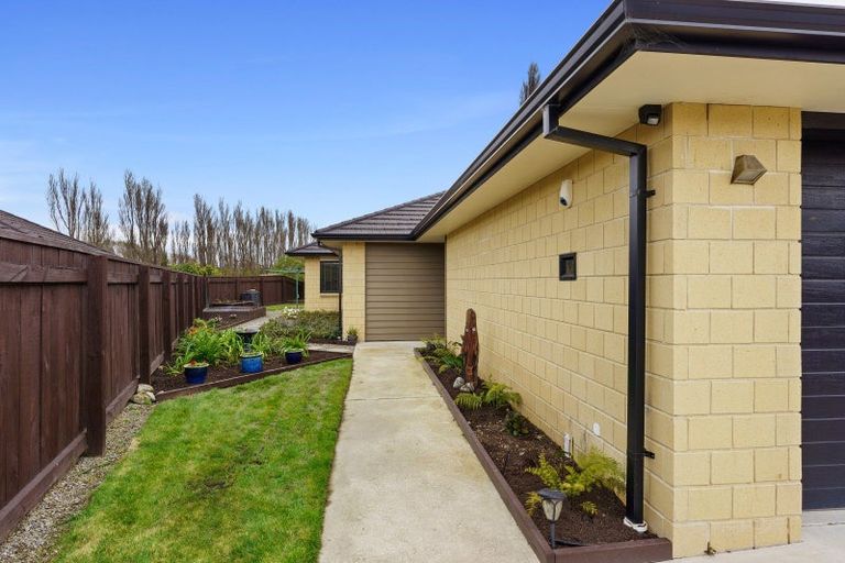 Photo of property in 8 Moy Place, Otaki, 5512