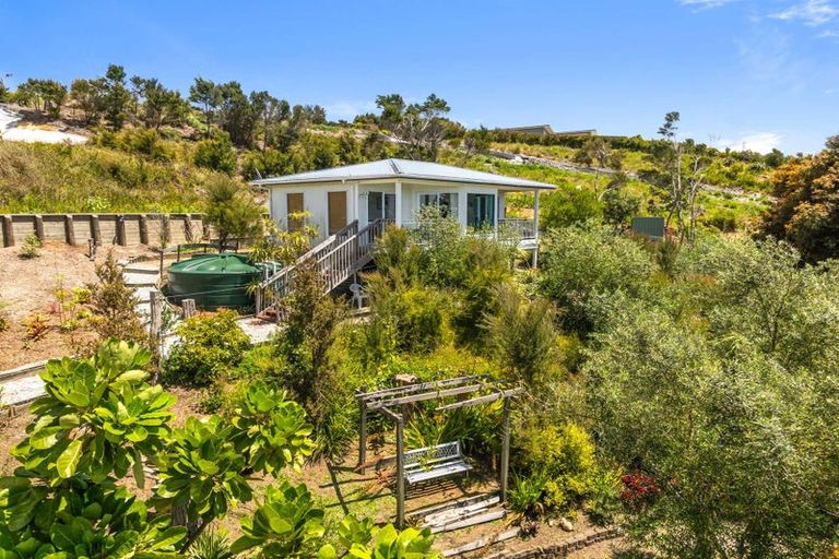 Photo of property in 105 Cable Bay Block Road, Cable Bay, 0420