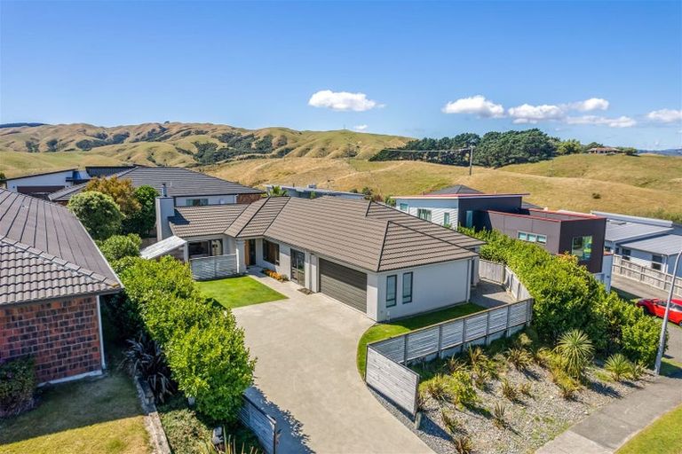 Photo of property in 32 Mo Street, Camborne, Porirua, 5026