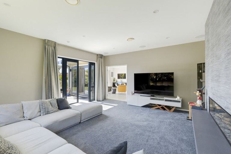 Photo of property in 49 Shelter Grove, Frankleigh Park, New Plymouth, 4310