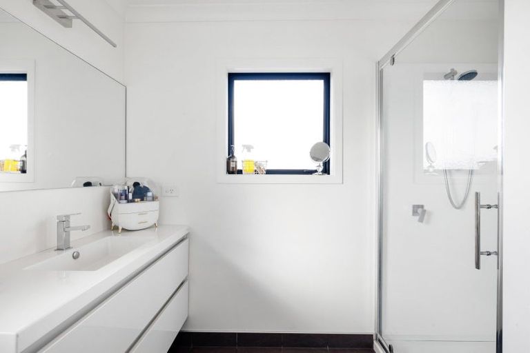 Photo of property in 8 Shalimar Place, Huntington, Hamilton, 3210