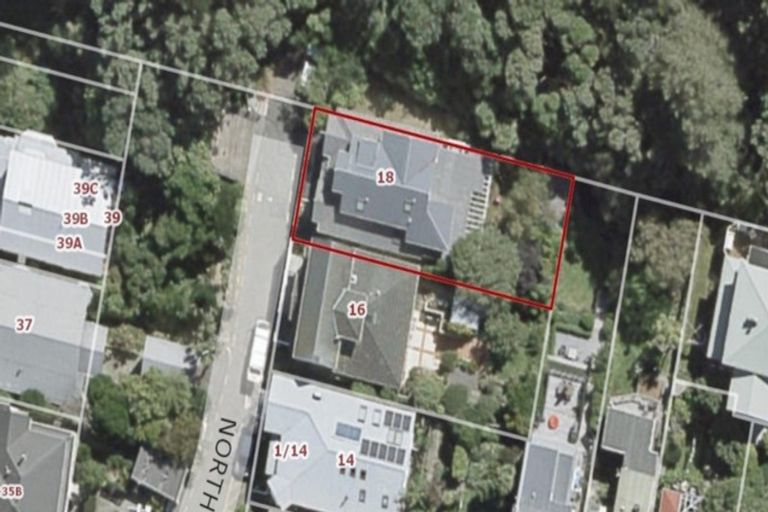 Photo of property in 18 North Terrace, Kelburn, Wellington, 6012