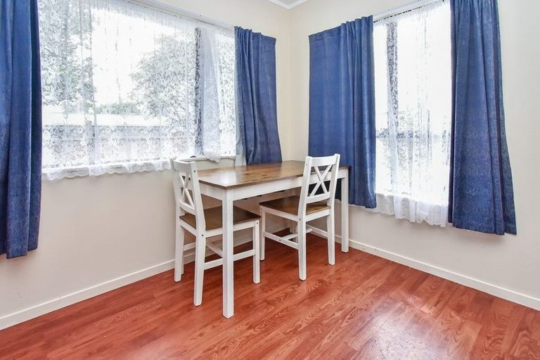 Photo of property in 60 Mckean Avenue, Manurewa, Auckland, 2102