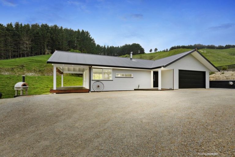 Photo of property in 974 Ohariu Valley Road, Ohariu, Wellington, 6037