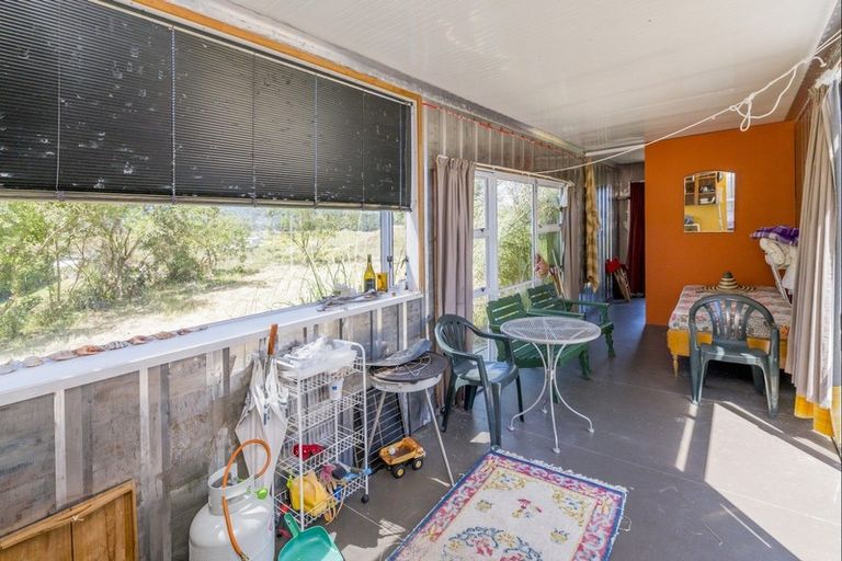 Photo of property in 18 Henham Lane, Waikawa Beach, Levin, 5573