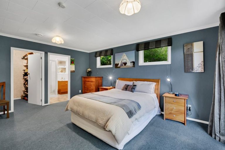 Photo of property in 218 Henwood Road, Paraite, New Plymouth, 4372