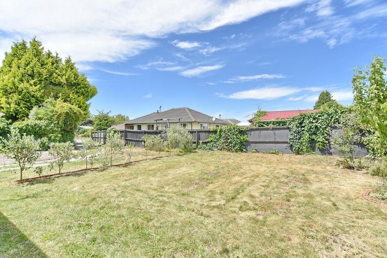 Photo of property in 25 Fairmont Place, Hornby, Christchurch, 8042