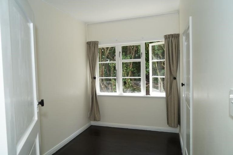 Photo of property in 56 Sunshine Avenue, Karori, Wellington, 6012
